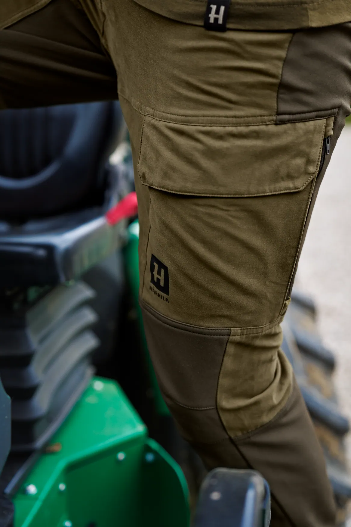 Harkila pantalone Scandinavian boja Dark olive/Willow green vel.54 – Harkila – Lovačke Pantalone – slika 2